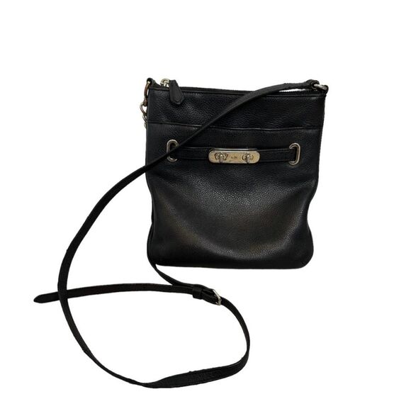 Coach Swagger Swingpack Pebbled Leather Crossbody Purse Bag Chain Black - Picture 1 of 9